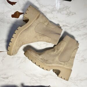 Beige Chunky Lug Sole Chelsea Boots | Women’s Size 11 | No Boundaries